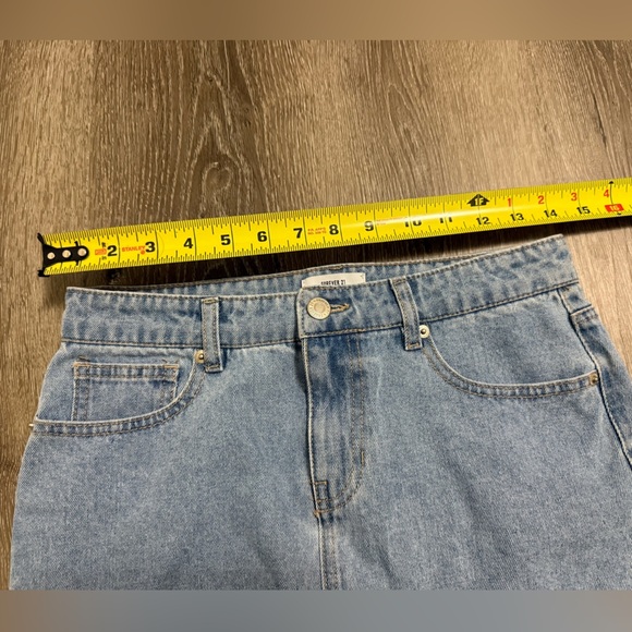 Y2K Forever 21 Spike Studded Denim Micro Skirt Size Small Grunge - Picture 8 of 9